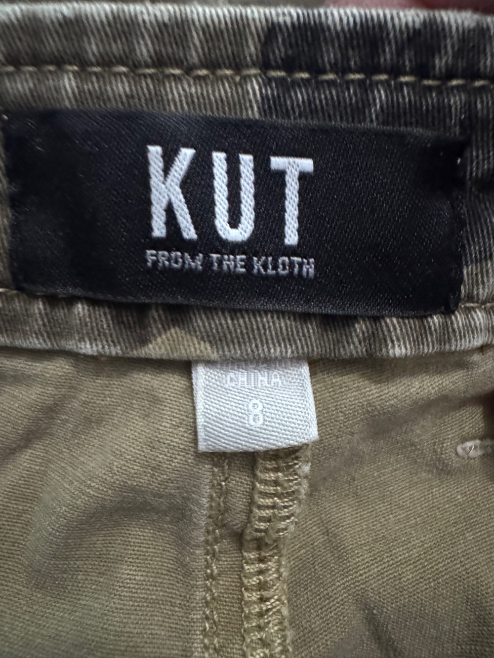 KUT from the Kloth Ashton High rise Wide Leg Barrel, Camo in Olive Size 8 EUC - Picture 5 of 7